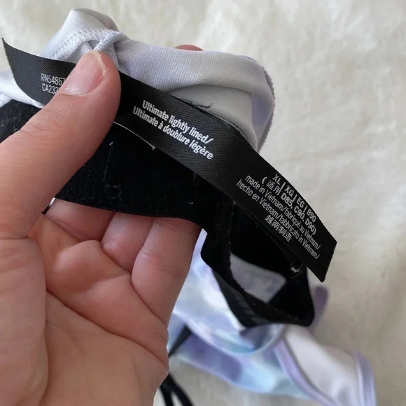 Victoria’s Secret PINK tie dye cut out ultimate lightly lined sports bra - Picture 6 of 6